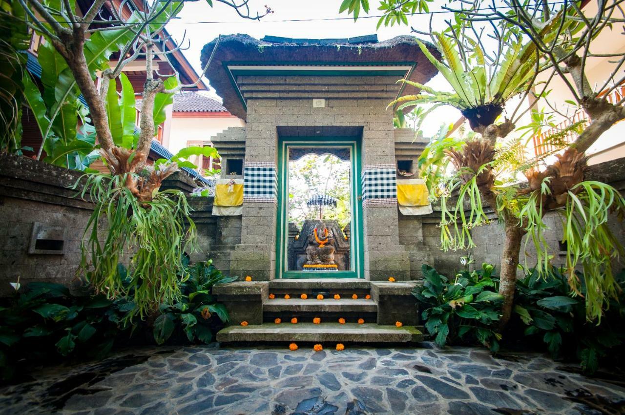 Flamboyant Villa Ubud Exterior photo